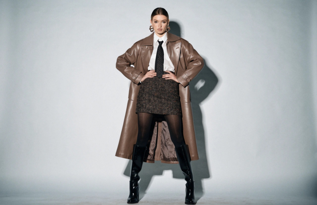 studio-fashion-shoot--a-woman-in-a-long-coat--a-sh.jpg
